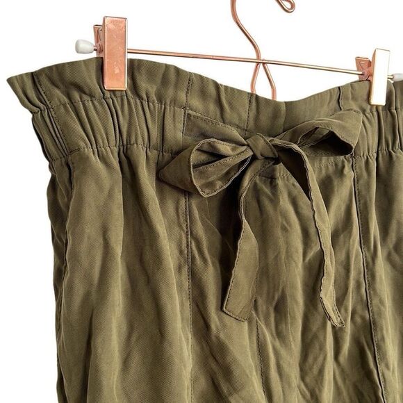 H&M High Rise Paperbag Tie Waist Tapered TRouser Pants Olive Green Size 12 - Picture 4 of 9